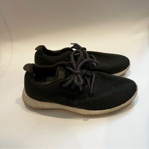 All Bird Women’s size 7 dark green and white wool runners